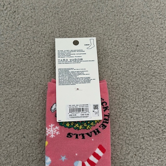 NWT AE Peanuts Snoopy Pink Christmas Crew Socks + NWT Hallmark DIY Ornament - Picture 8 of 14